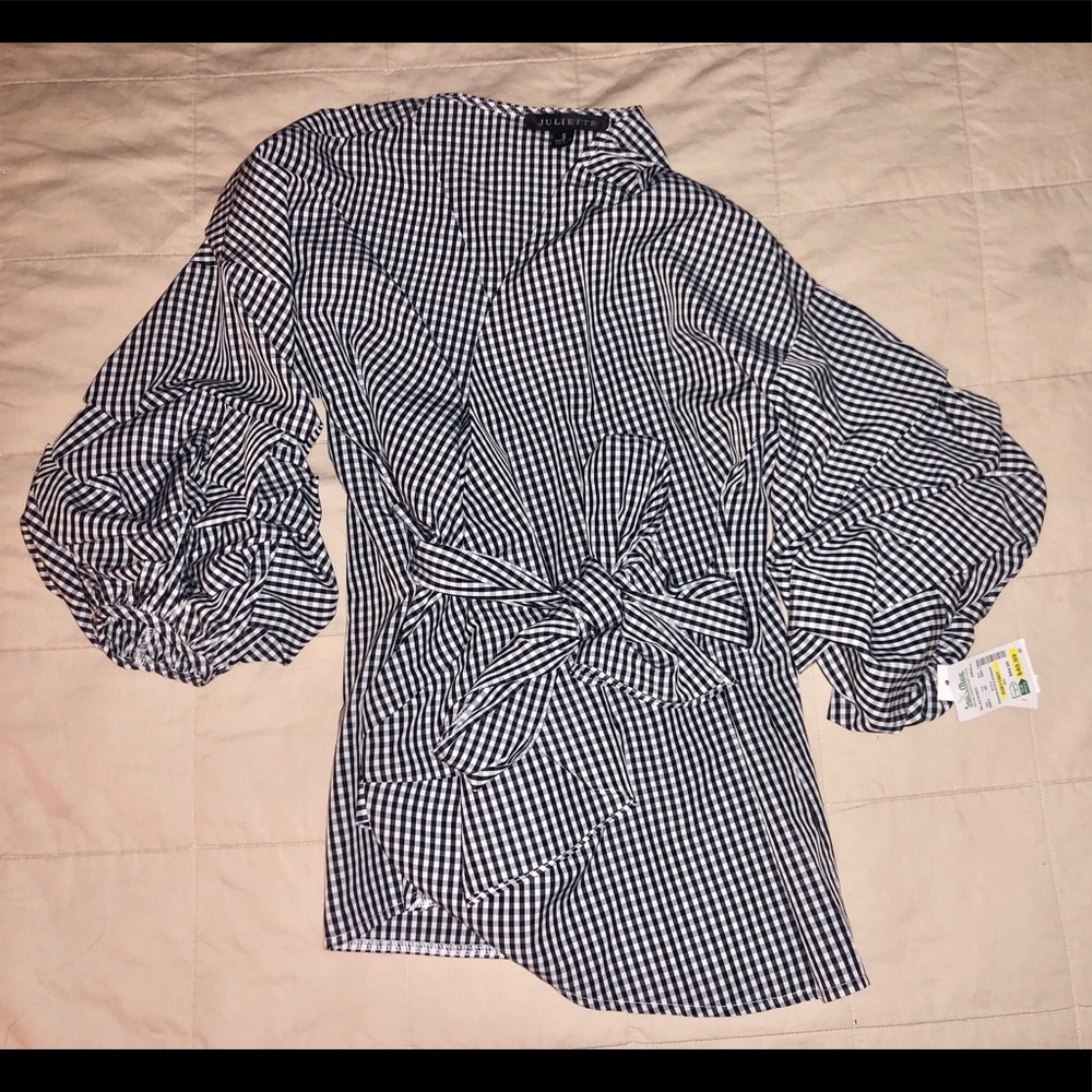 Black and white gingham balloon sleeve wrap top